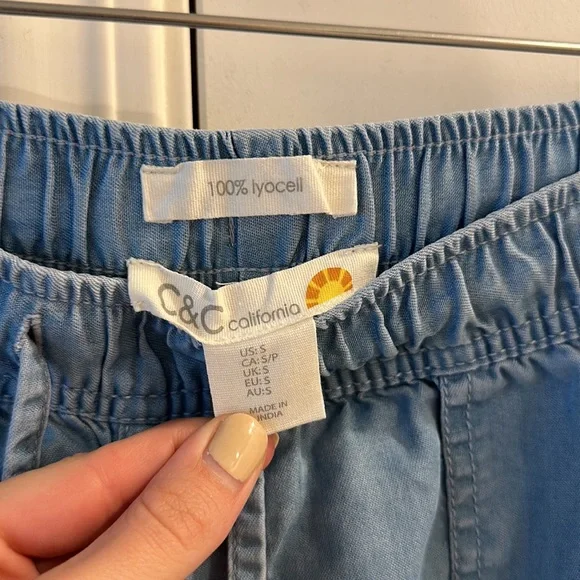 C and C California chambray cargo joggers size S - Picture 4 of 5